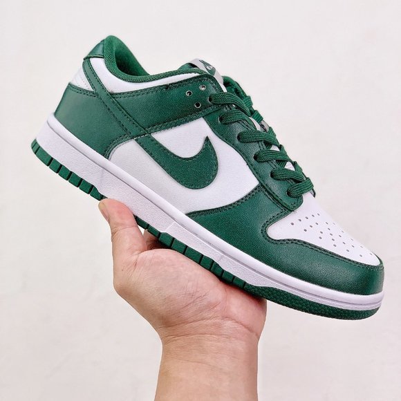 Nike Dunk Low Sneakers - Picture 9 of 9